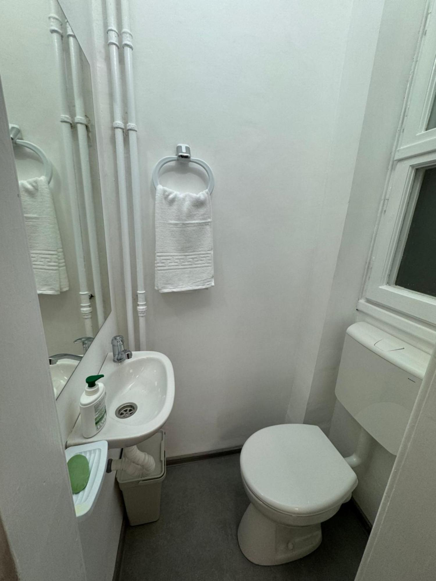 Airy & Beautiful Downtown Apartment บูคาเรสต์ ภายนอก รูปภาพ