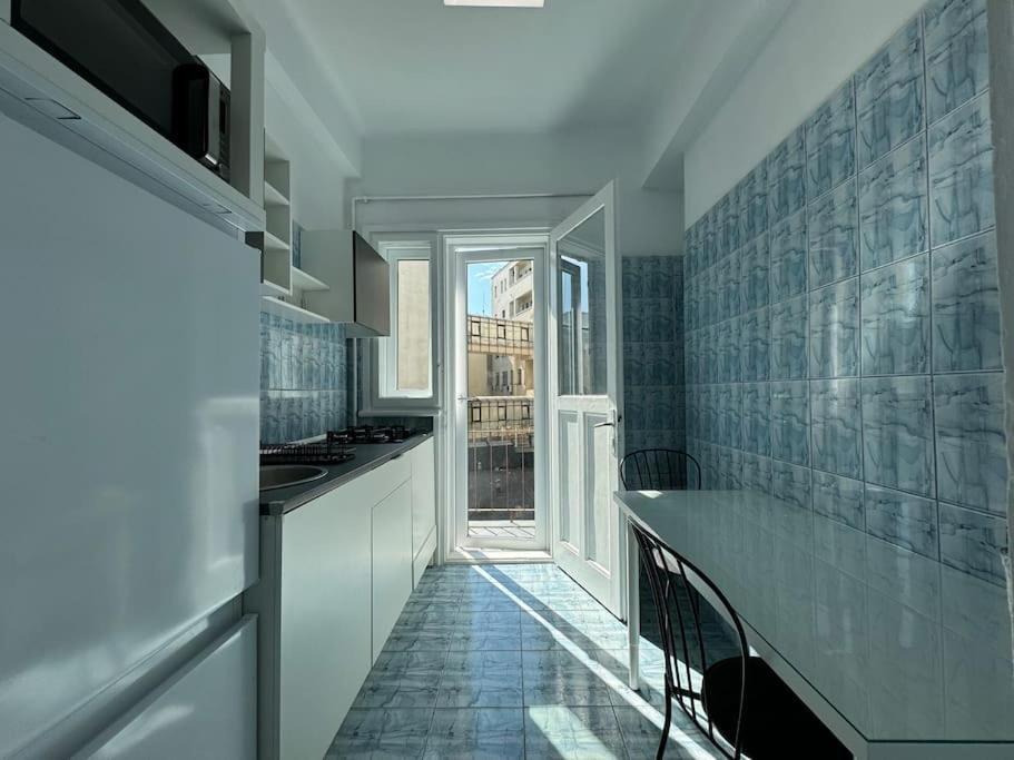 Airy & Beautiful Downtown Apartment บูคาเรสต์ ภายนอก รูปภาพ